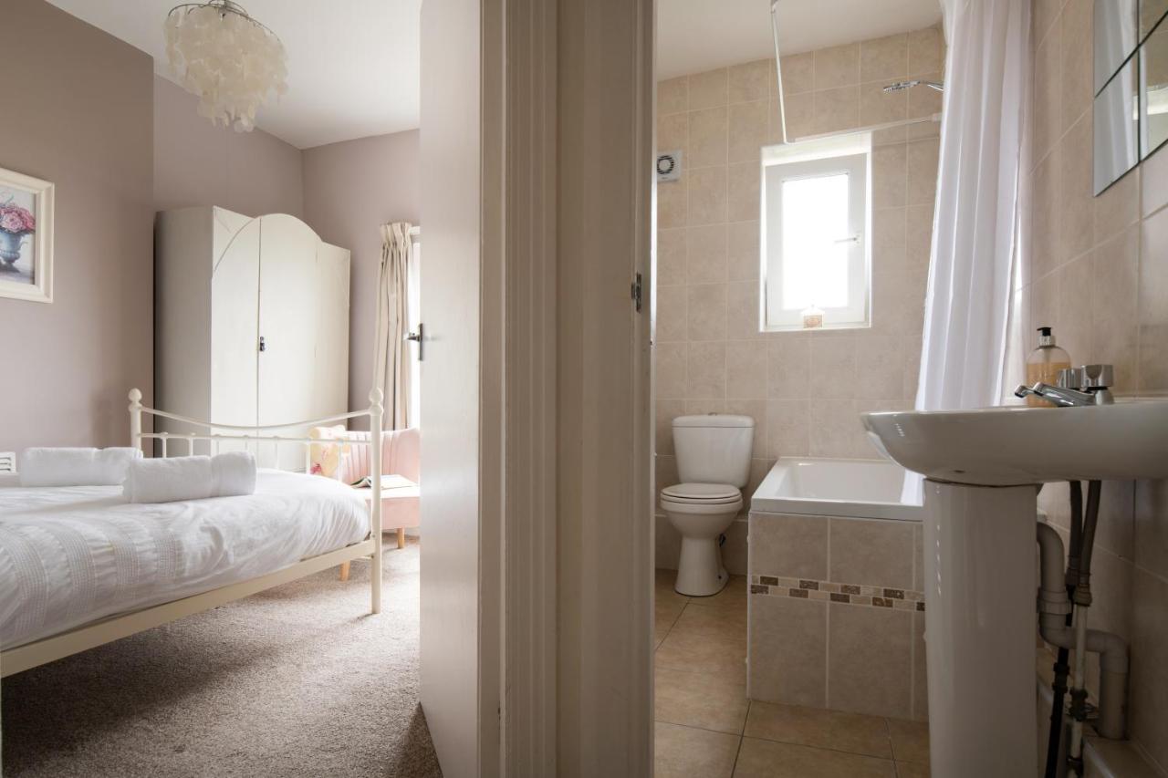 Windy Ridge Terrace With Beautiful Sea Views, North Wales Coast Villa Old Colwyn Екстериор снимка